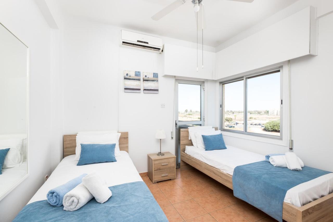 Apollon Sea View Beachfront Ap 302 Larnaca Esterno foto